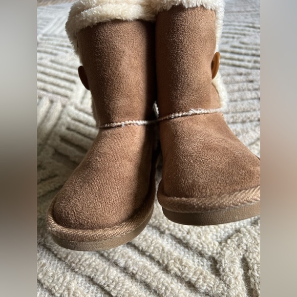 GIRLS BOOTS Sz 12 barely worn - Picture 3 of 8